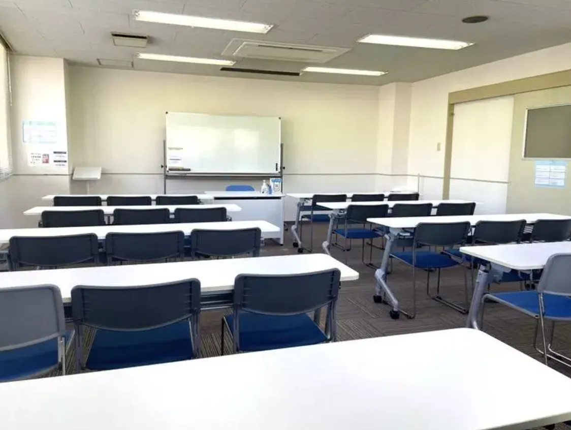 ココグラム名古屋校の教室・校舎の様子